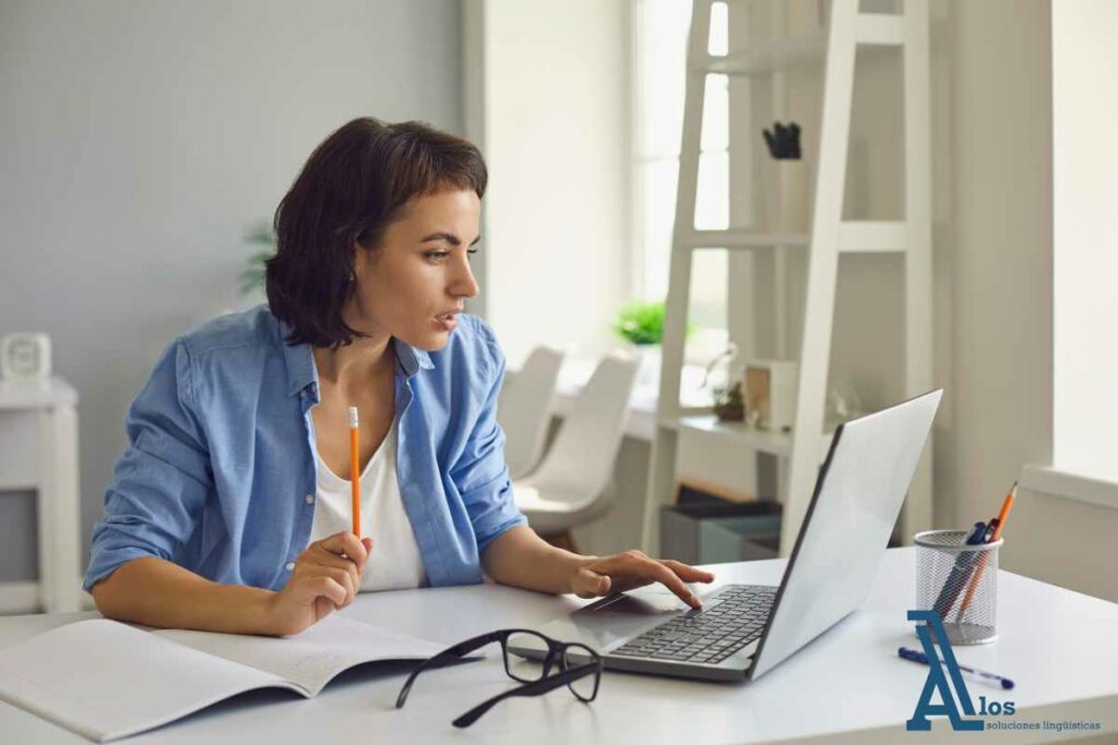 Diferentes modalidades de formación en idiomas para empresas: presencial y telemática u online