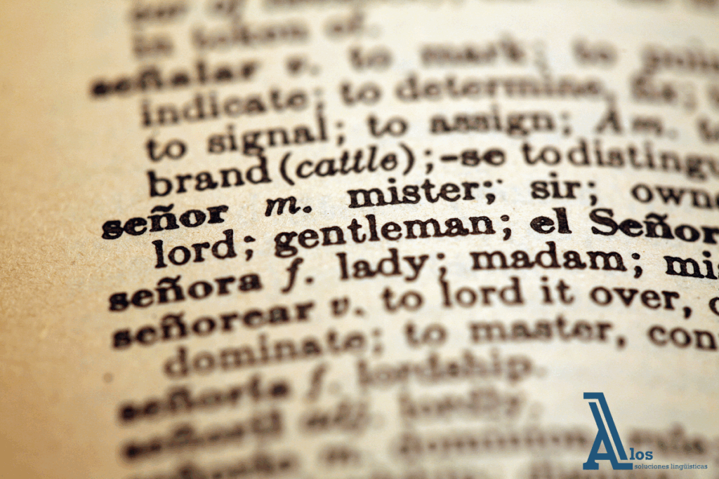 Página de un diccionario mostrando la entrada de la palabra "señor" y sus derivados.