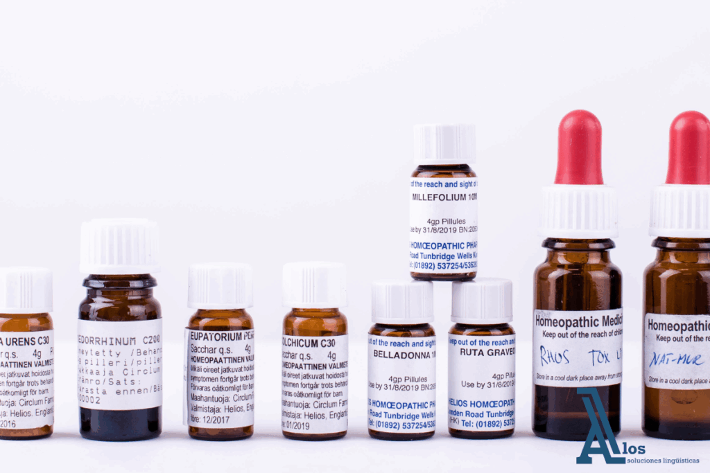 Varios botes de medicamentos con etiquetas en inglés, ejemplificando la importancia de la traducción de prospectos farmacéuticos para adaptar la información a diferentes idiomas y garantizar la seguridad del paciente.