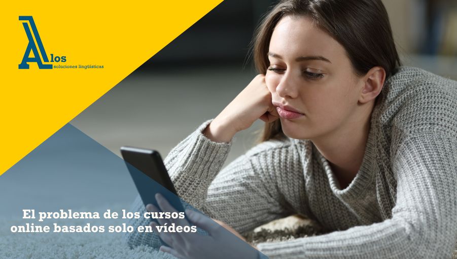 persona viendo video aburrida