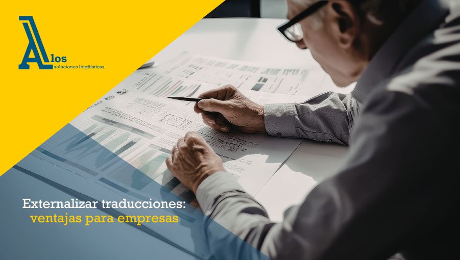 Directivo revisando documentos