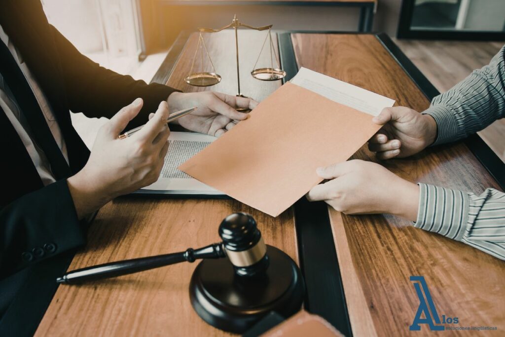 por qué contar con traductores jurados en procesos de regularización